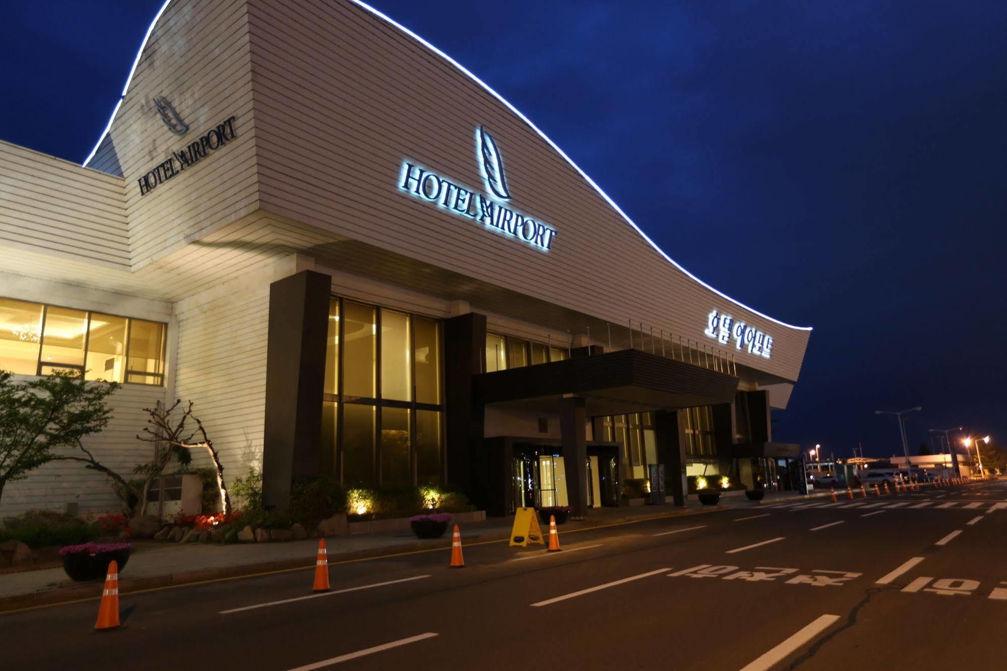 Airport Daegu Hotel Bagian luar foto